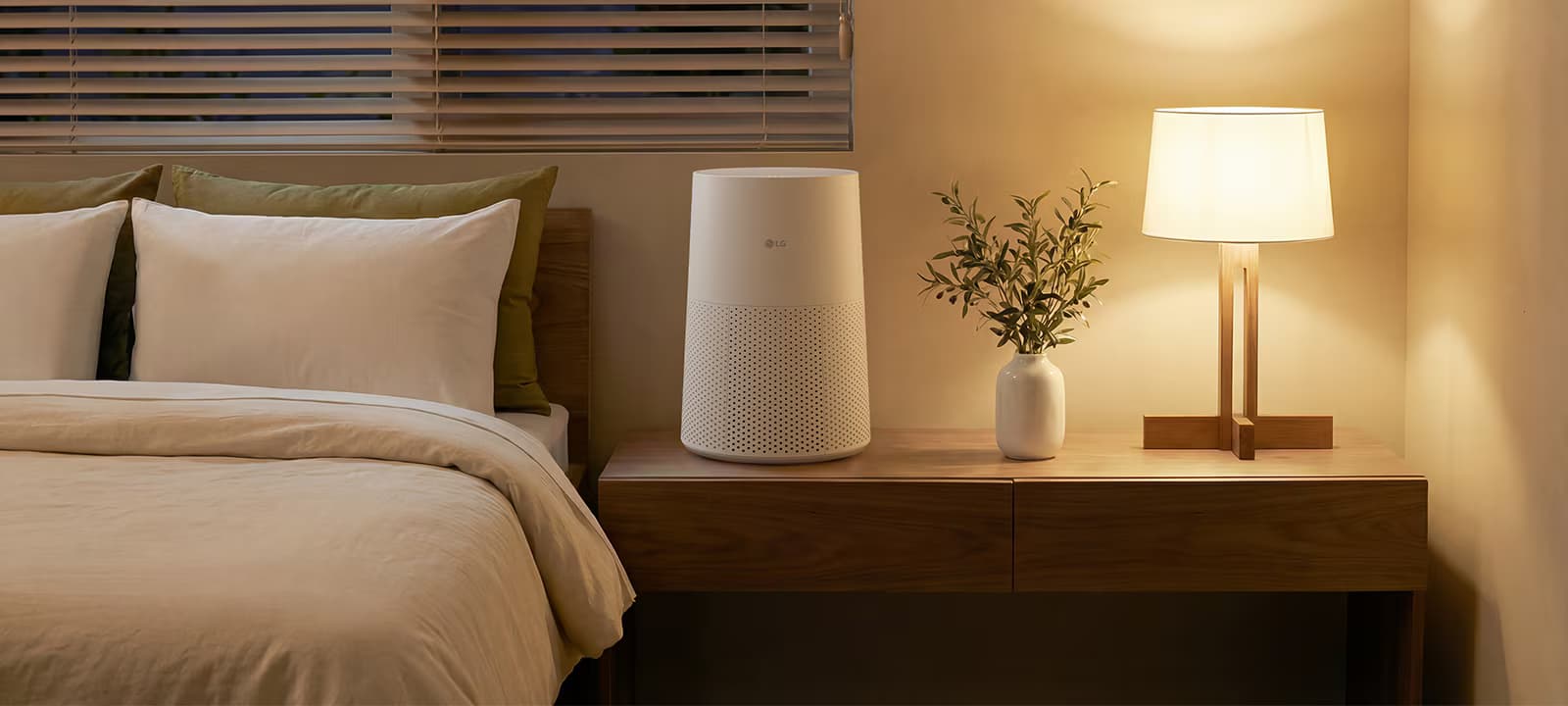 LG PuriCare™ AeroMini lifestyle 2